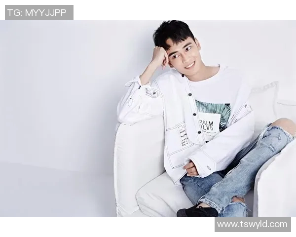 时尚潮流引领男士泳装新风尚，展现夏日活力与自信魅力